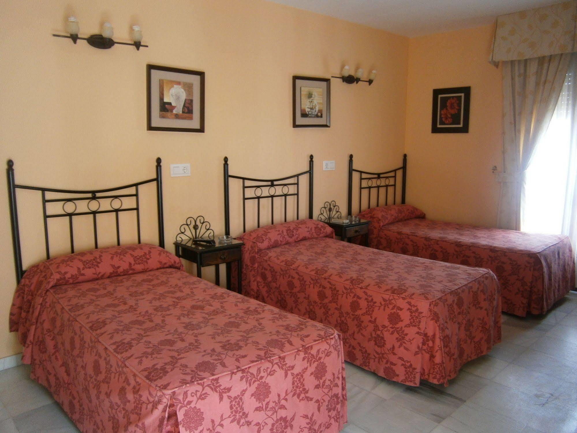 Hostal Almanzor Córdoba Buitenkant foto